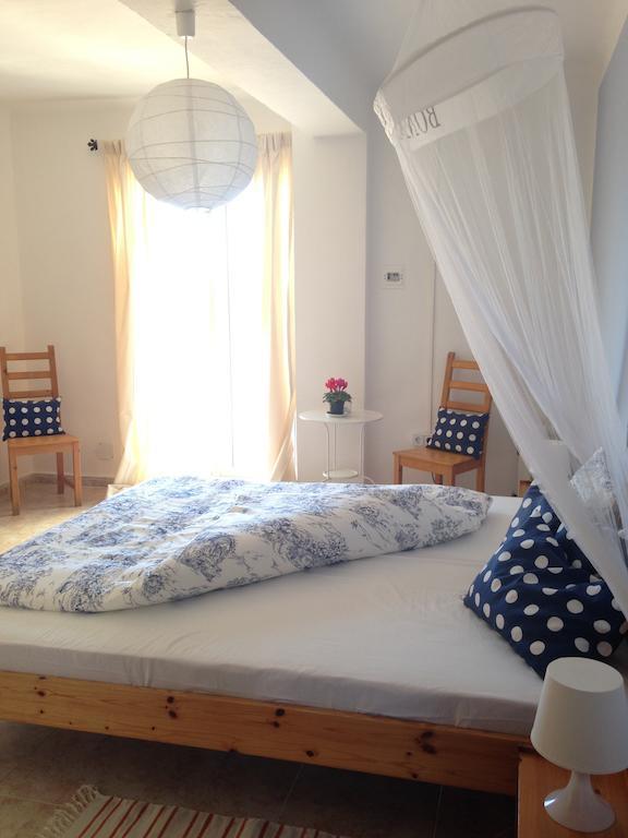 Casa De La Vida Hostel Santanyí Buitenkant foto
